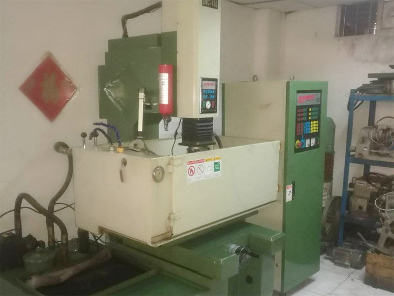 火花機舊設(shè)備回收